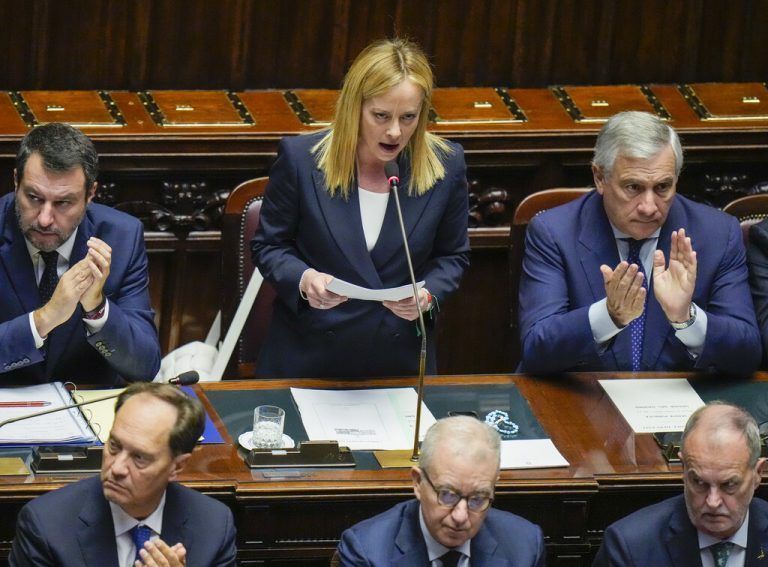 Italiens erste Premierministerin Giorgia Meloni stellte in der Abgeordnetenkammer in Rom ihr Regierungsprogramm vor. AP