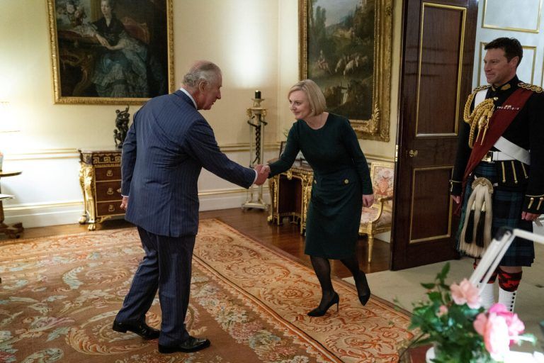 König Charles III. hat Premierministerin Liz Truss zur Audienz empfangen. RTS