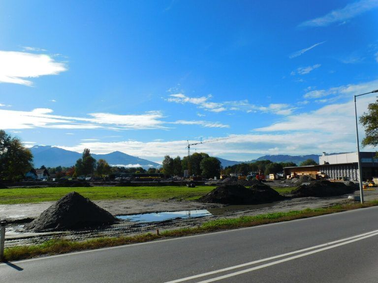 Mit Amann Girrbach siedelt sich das erste Unternehmen im neuen Betriebsgebiet an der Schweizerstraße an. Mäser/FA
