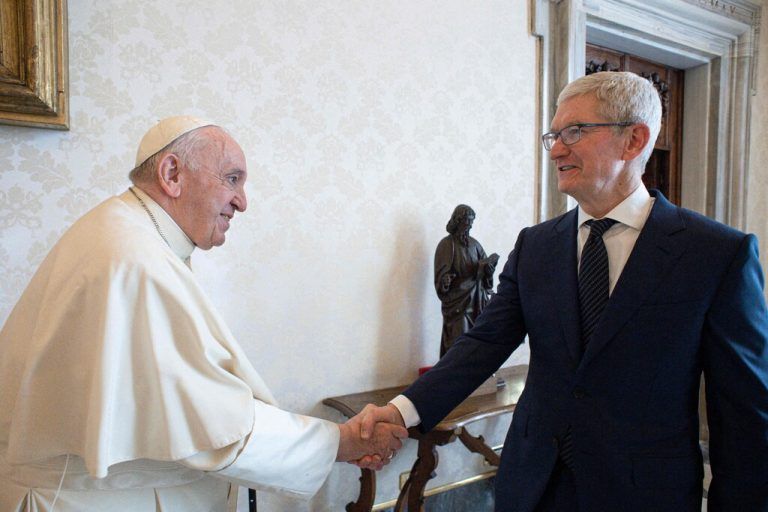 Papst Franziskus hat im Vatikan Apple-Chef Tim Cook empfangen. Das Treffen fand im Rahmen einer Privataudienz statt. AFP