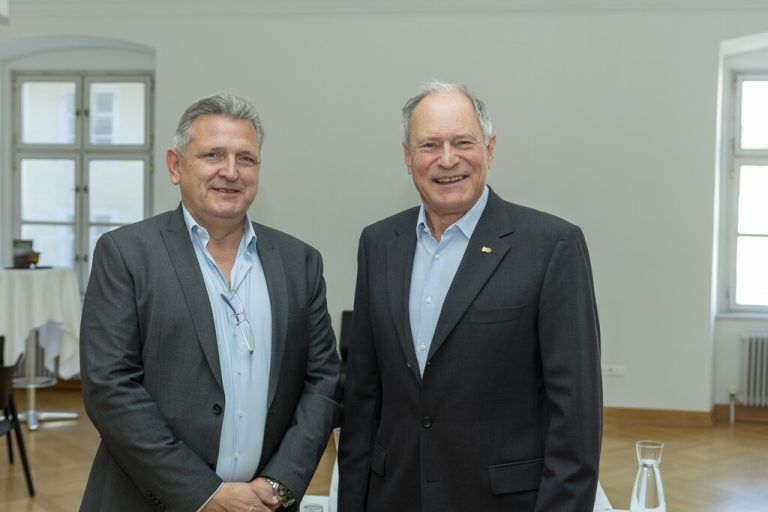 Peter Oksakowski (BHM Ingenieure) und ÖOC-General Peter Mennel.