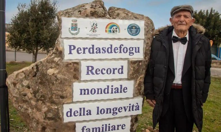 Vittorio Lai ist einer der Hundertjährigen in Perdasdefogu. Perdasdefogu/loi
