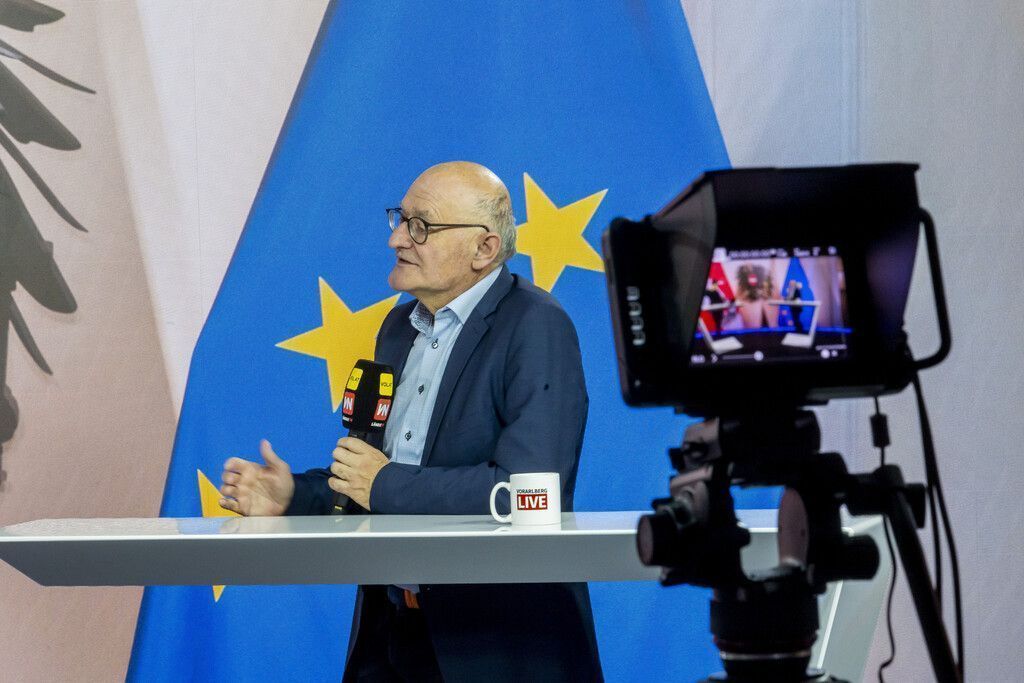 Live und informativ durch die Wahl