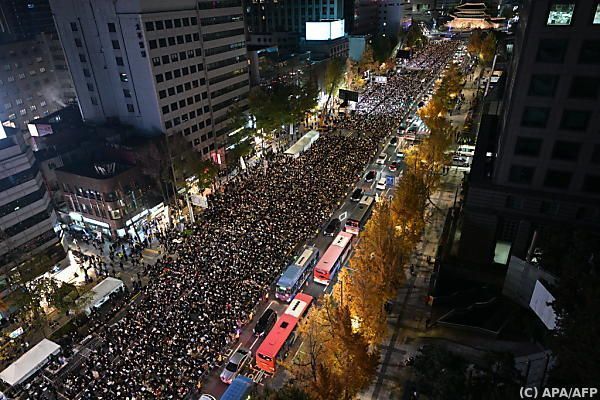 Polizist nach Ermittlungen zur Seoul-Massenpanik gestorben