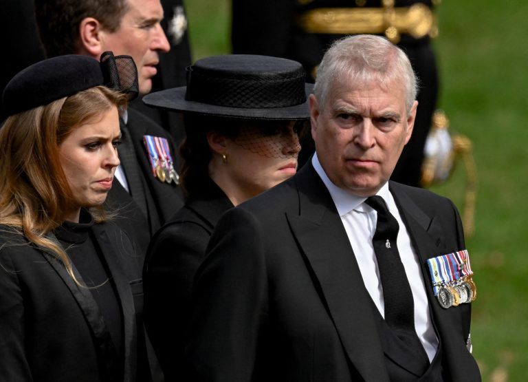 Prince Andrew fiel bereits zu Lebzeiten der Queen in Ungnade. <span class="copyright">reuters</span>
