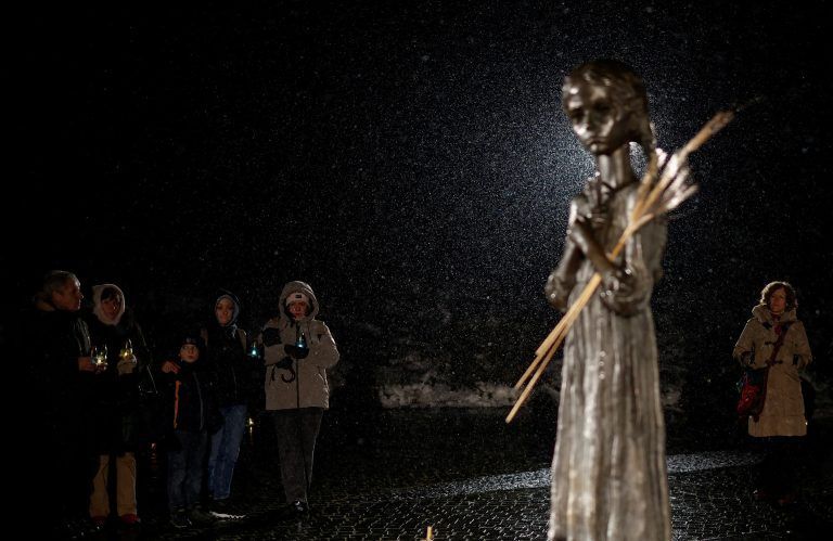 Die Ukraine gedenkt dem Holodomor als Völkermord der UdSSR an den Ukrainern. <span class="copyright">REUTERS/Valentyn Ogirenko</span>