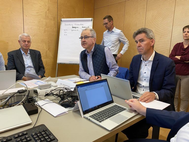 Vorstandsmitglied Christof Germann verteilt die Aufgaben. <span class="copyright">VN/RAuch</span>