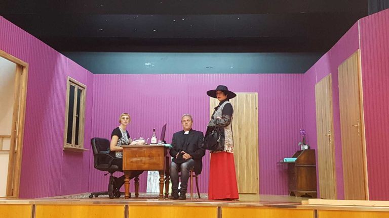 Theaterspielen zählt ebenso zu ihren Hobbys. <span class="copyright">Lässer</span><span class="copyright"></span>