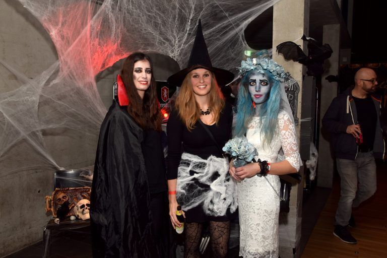 Bianca Zudrell (Raiffeisenbank Bludenz-Montafon), Julia Gantner (Brauerei Fohrenburg) und Jasmine Türk (Bludenz Kultur).
