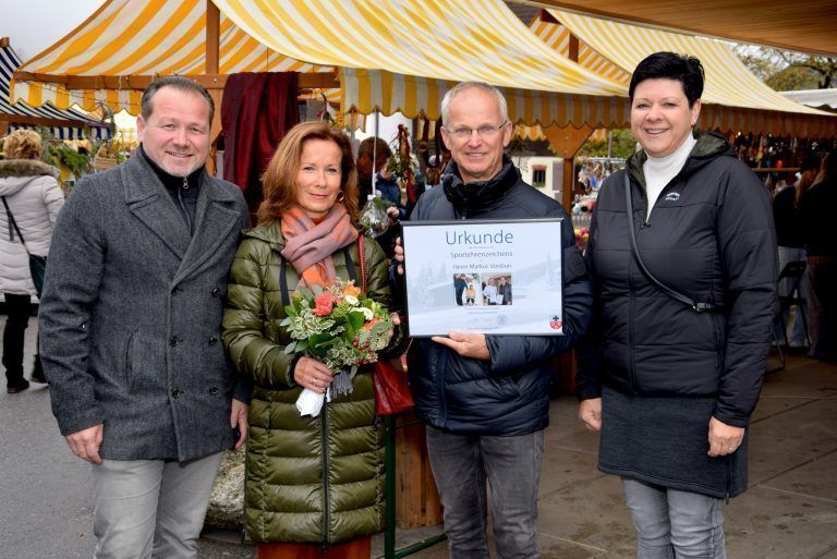 LAbg. Harald Witwer, Angelika und Markus Vonbun sowie LAbg. und Bürser Vizebgm. Elke Zimmermann. 
