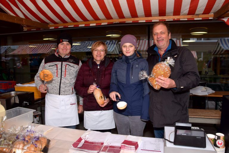 Tobias Greifeneder, Heidi, Julia und Bäckermeister Hanno Fuchs aus Bludenz.