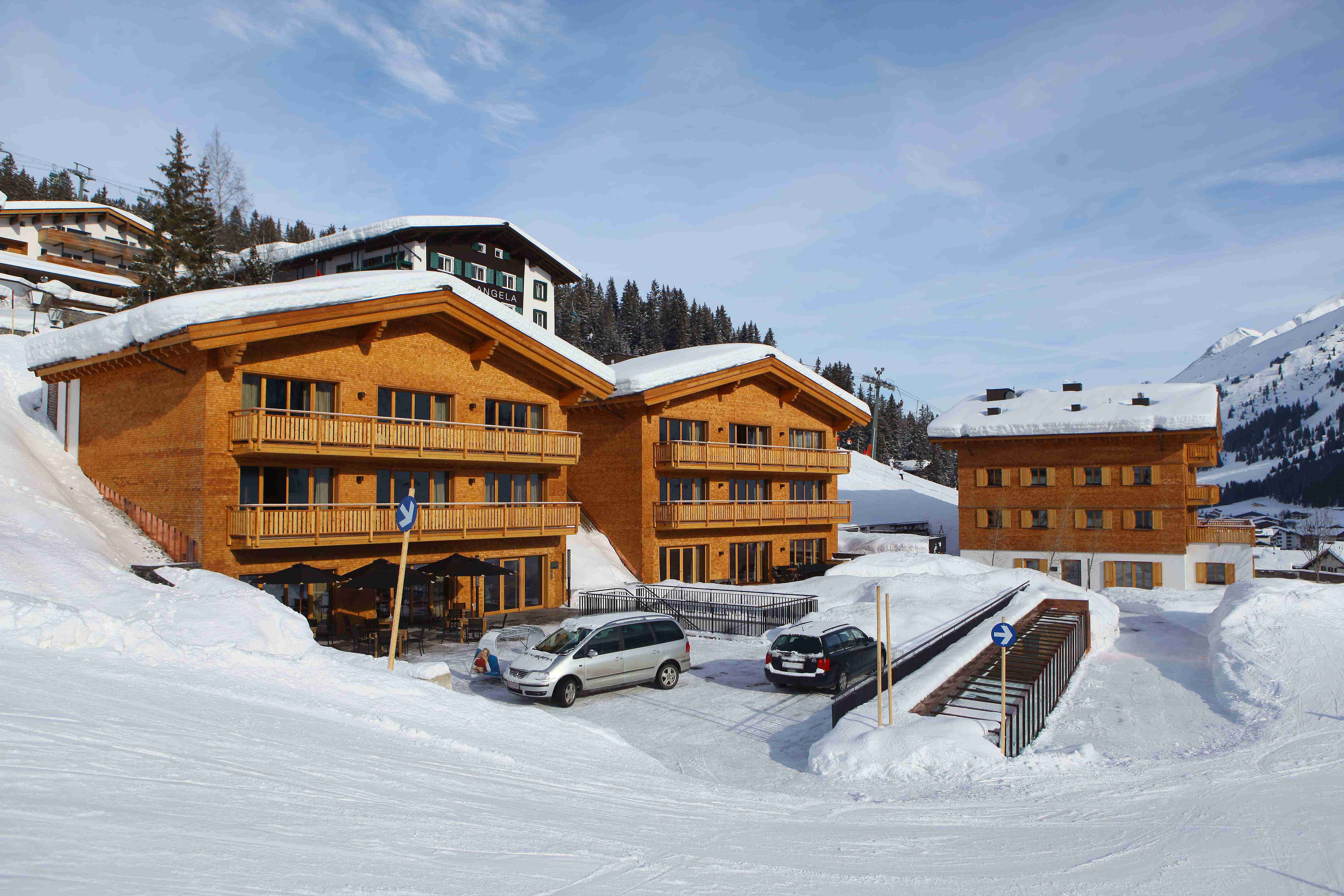 Neben der pepper-collection GmbH, deren Eigentümer Axel Pfefferkorn ist, empfängt der Hotelmanager als Gastgeber gut betuchte Kundschaft im Luxus-Hotel Arelio, das vom umstrittenen russischen Oligarchen Oleg Deripaska gebaut und finanziert wurde. <span class="copyright">VN</span>