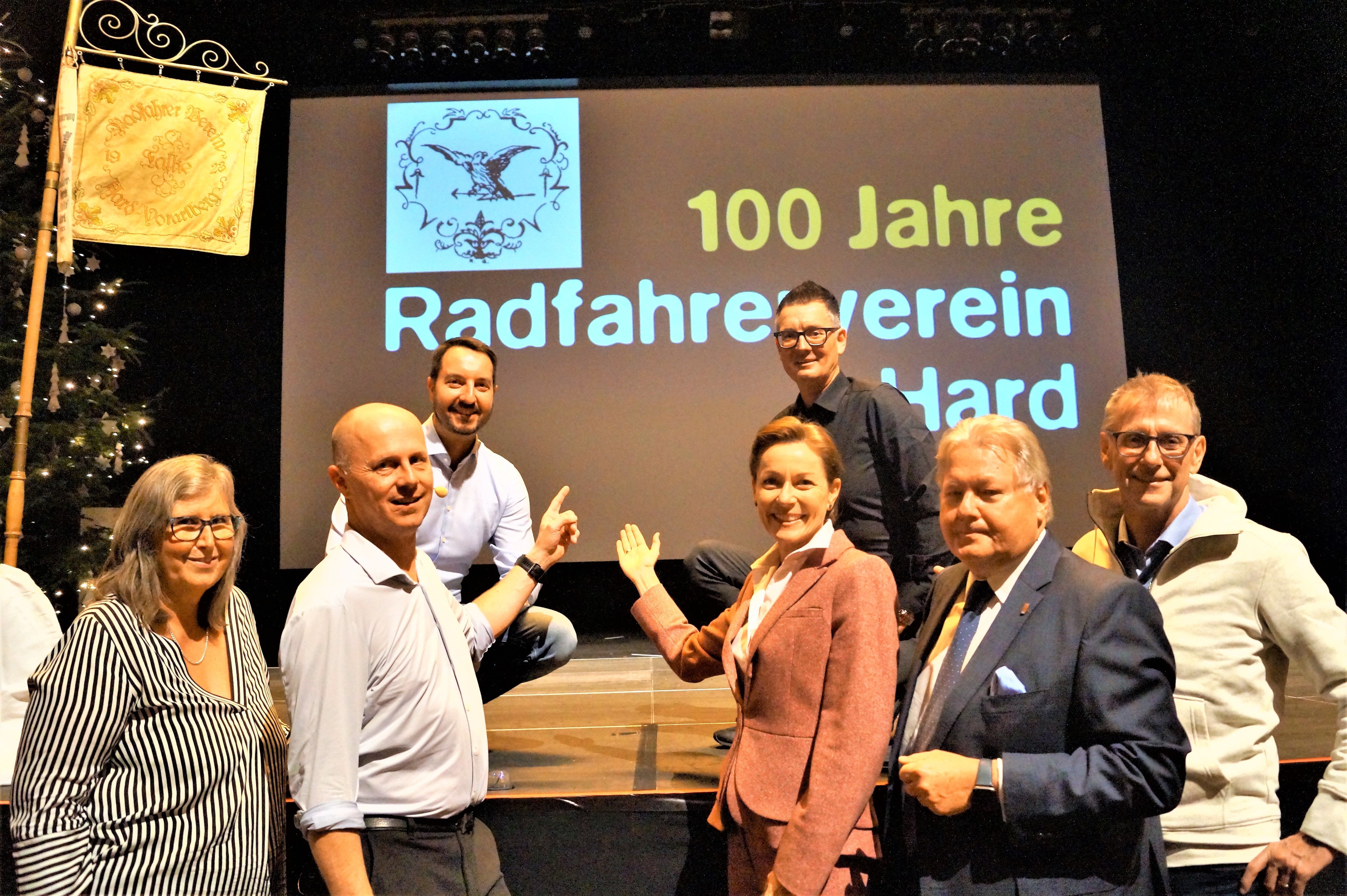 Historische Feier im Spannrahmen