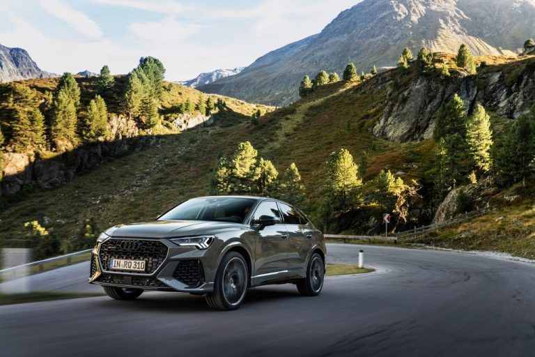 Audi Q3: Beim Sportback liegt die Sportlichkeit schon im Namen, doch ist die Variante mit geradlinigem Dach nicht weniger dynamisch. Top-Modell ist jeweils der RS mit 400 PS.