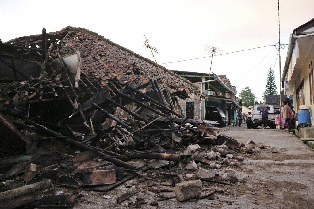 Schweres Erdbeben in Indonesien