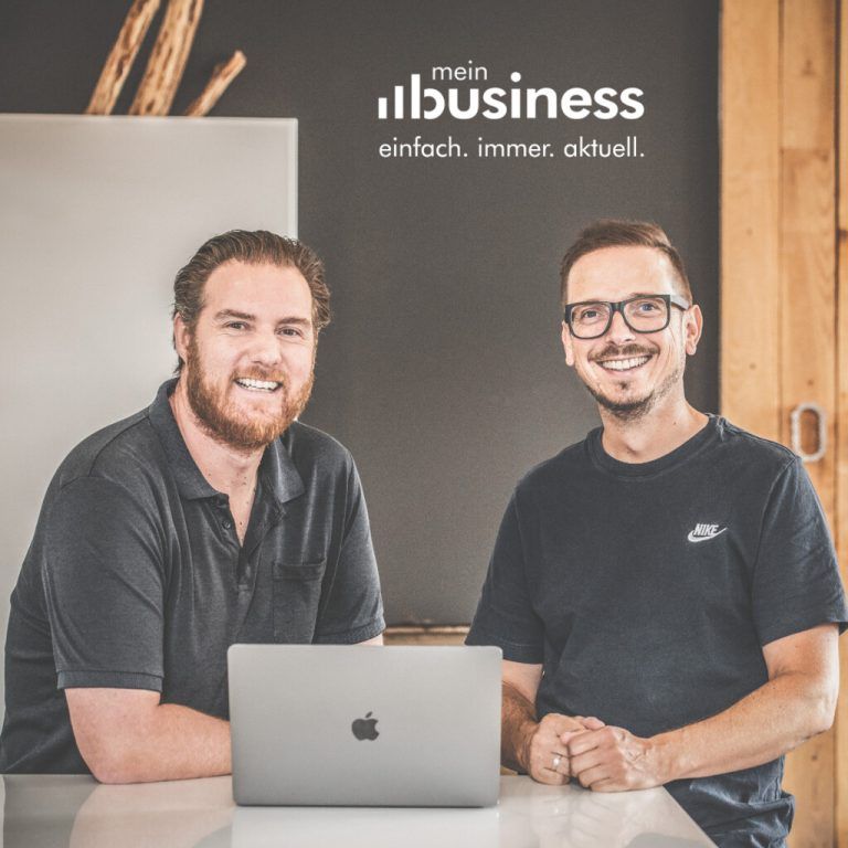 Das komplette Team, vom Abteilungsleiter bis zur Reinigungsfachkraft, wird in gleichem Maß am Umsatzzuwachs beteiligt. Im Bild die Gründer von MEINbusiness: Markus Schnirzer und Markus Schwarzenbacher.Ursula Dünser