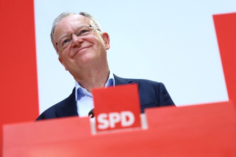 Der Ministerpräsident führt eine Koalition mit den Grünen an. AP