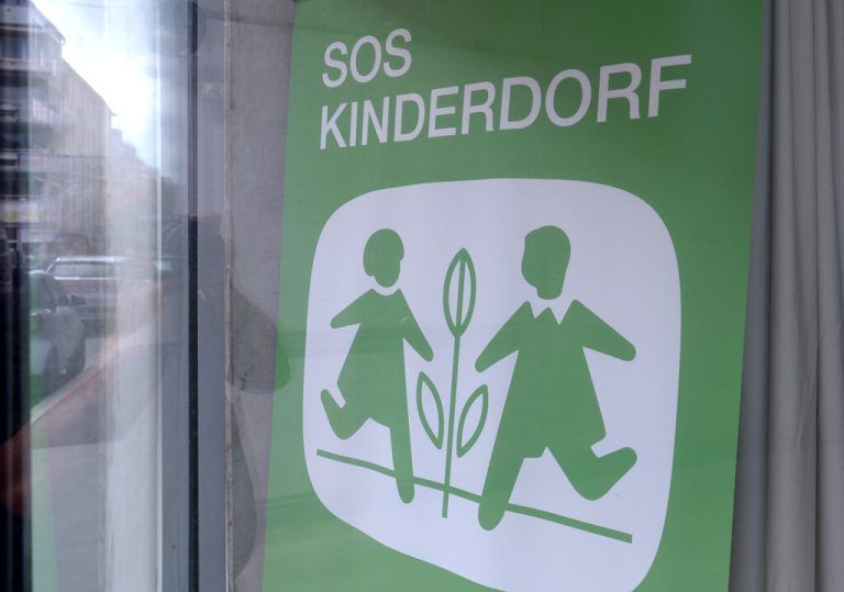 Der Spender finanzierte den Großteil eines Dorfes in Südostasien. APA
