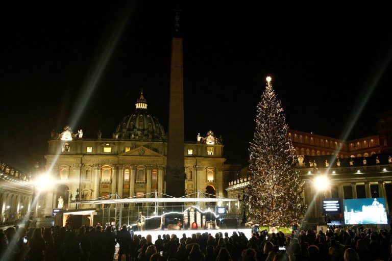 Die Tanne soll am 3. Dezember auf dem Petersplatz illuminiert werden. Reuters