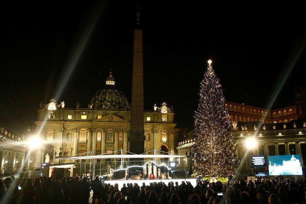 Papst muss um seinen Christbaum auf dem Petersplatz zittern