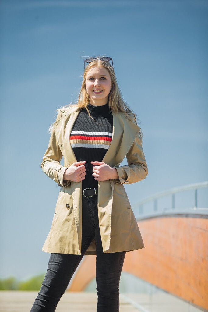 Beige zu Schwarz