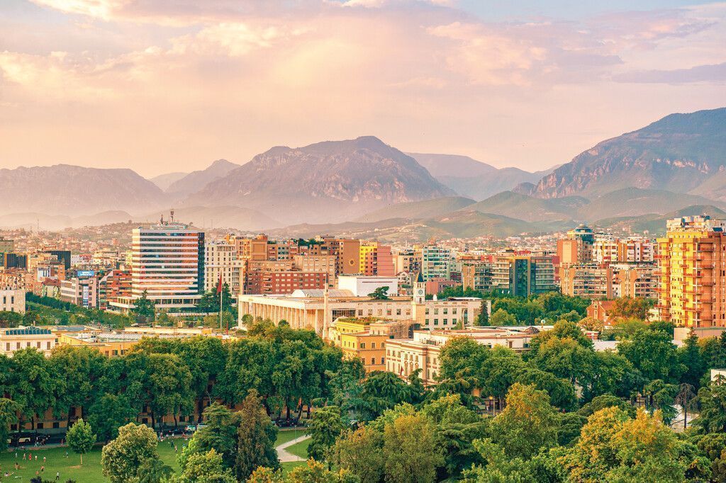 Tirana wächst in den Himmel