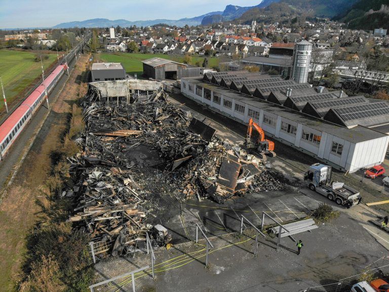 Post ringt nach Brand um Normalität. »A3