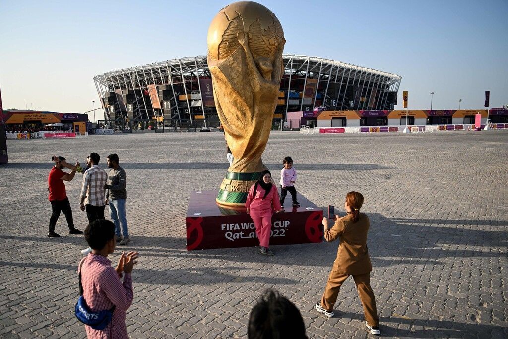 Der Spielplan und die Stadien der Fußball-WM in Katar. »C4, 5