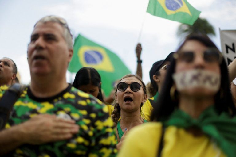 In Brasilien protestieren weiterhin Anhängern von Jair Bolsonaro, die seine Niederlage bei der Präsidentenwahl nicht akzeptieren wollen. Reuters