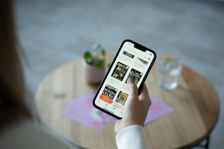 In der App finden sich aktuell rund 300 Automaten, SB-Stationen und Hofläden.