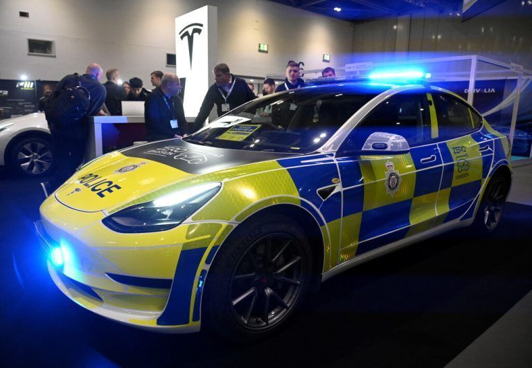 In London geht derzeit die EV-Show (Electric Vehicle Info-tainment) über die Bühne. Ein Hingucker: dieser Polizeiwagen von der Firma Tesla. Reuters