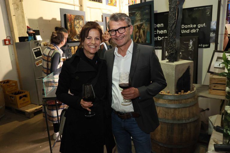 Künstlerin Esther Mathis und WIFI-GF Thomas Wachter.