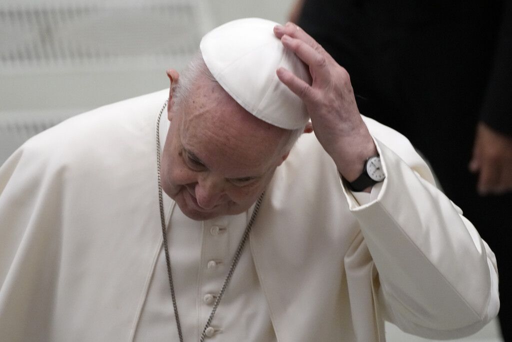 Papst entlässt Caritas-Führungsebene