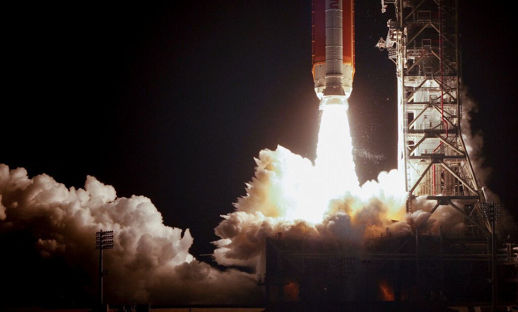 NASA-Mission &#8220;Artemis 1&#8221; auf Mond-Umlaufbahn und mit Rekord