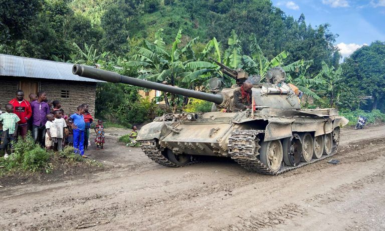 Nach neuerlichen Unruhen in der Demokratischen Republik Kongo schickte die Regierung Militärpanzer aus. Reuters