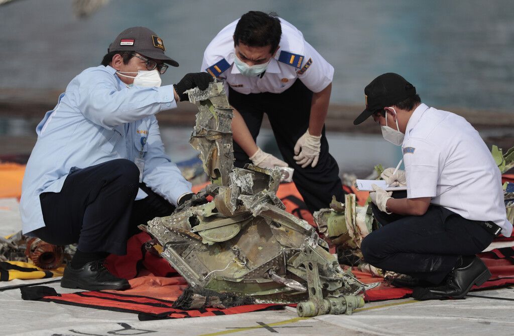 Verkettung von Umständen: Absturz in Indonesien geklärt