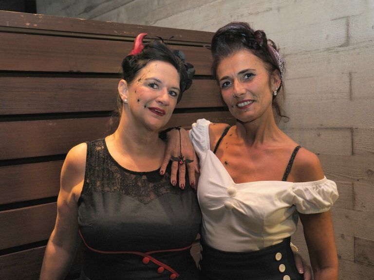 Rockabilly-Halloween Girl's Susi Sunshine und Doris Metzler.