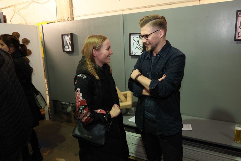 Sara Amann und StR. Wolfgang Flach im Gespräch.