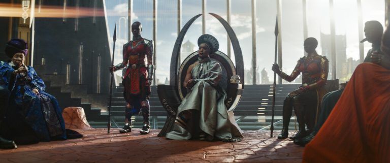 Seine Mutter, Königin Ramonda (Angela Bassett) tut sich schwer, den Verlust zu verarbeiten. ap