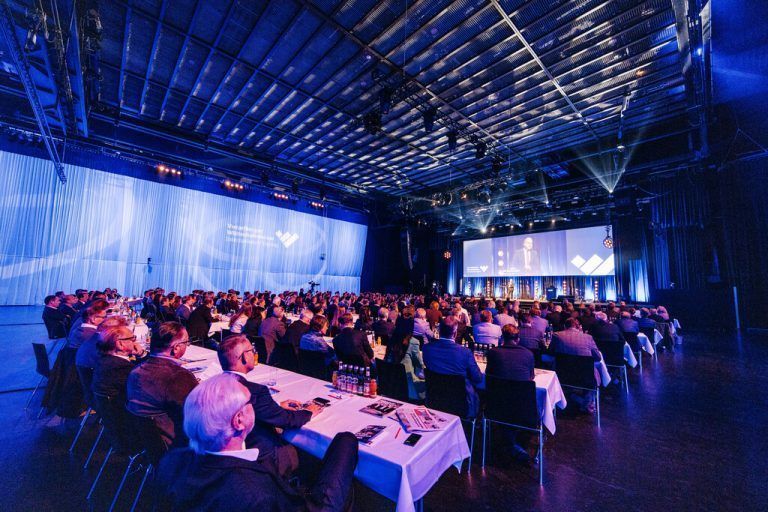 Spitzenvertreter aus Wirtschaft, Politik, Interessenvertretungen und Gesellschaft kamen ins Festspielhaus.