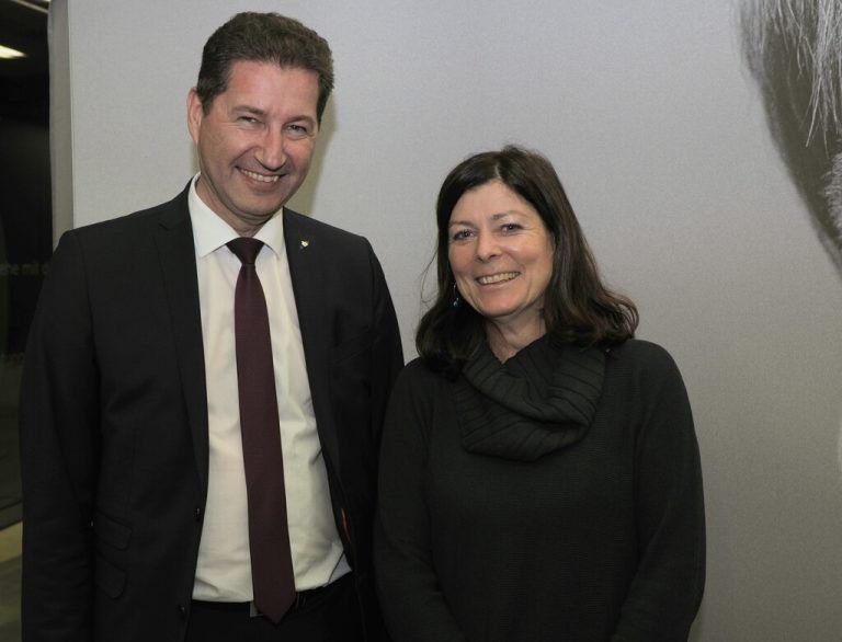 Unter den Gratulanten: Harald Giesinger und Ruth Kucera-Dörler.