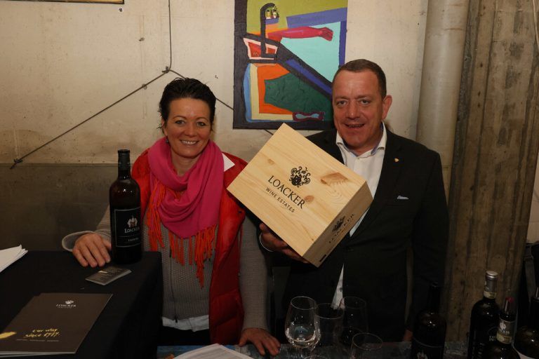 Winzerpaar Marlies und Franz Josef Loacker.