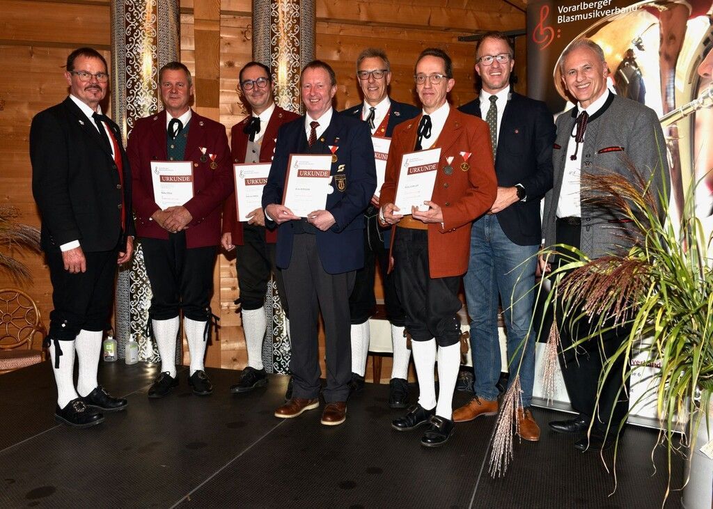 Eingesendet. Vereinsnachrichten aus dem Bezirk