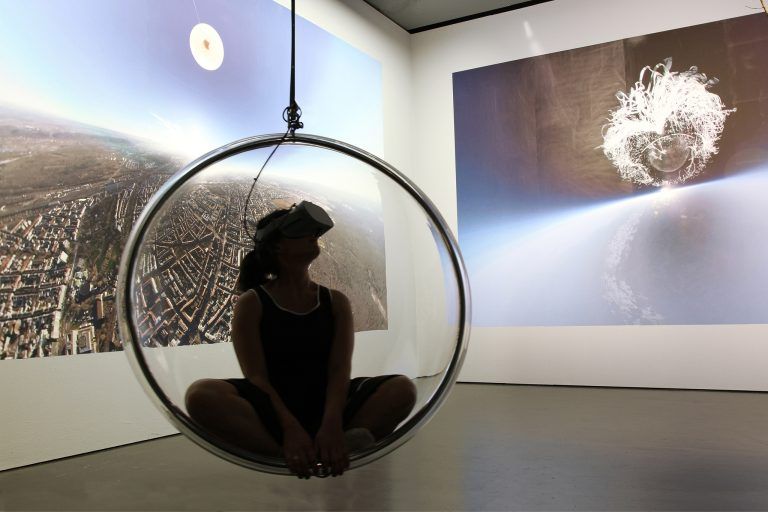 Marie Lienhard lässt einen Ballon in die Stratosphäre steigen, bis dieser platzt. <span class="copyright">Marie Lienhard</span>