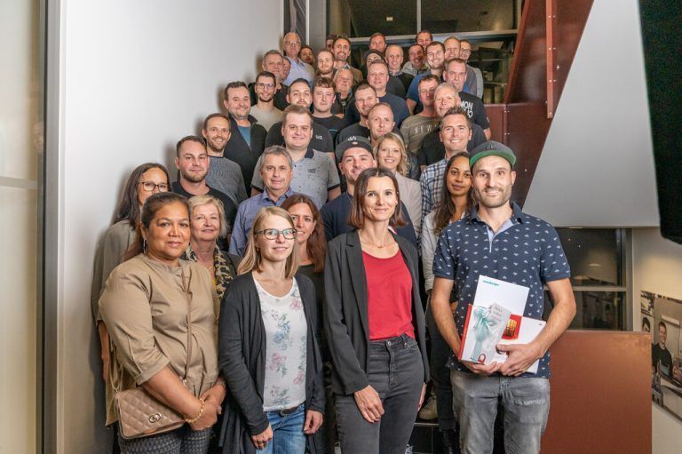 830 Jahre Meusburger Das Wolfurter Unternehmen Meusburger feiert seine Jubilare und Pensionisten. Im Fokus standen dabei 10-jährige, 25-jährige und 35-jährige Firmenjubiläen. Zudem traten vier Mitarbeiter in diesem Jahr ihren wohlverdienten Ruhestand an. meusburger