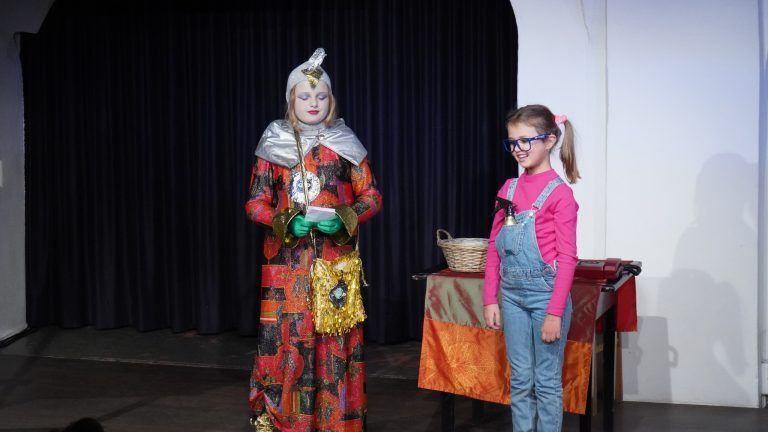 Das neue Stück handelt von Kunstwerken, Klimaschützern und fiesen Halunken und auch ein Außerirdischer kommt darin vor. <span class="copyright">tay</span>