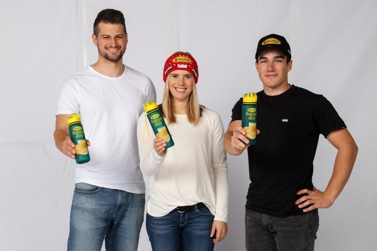 Zusammen mit Katharina Liensberger und Jakob Greber ist Johannes Strolz in der Rauch-Familie. <span class="copyright">gepa</span>