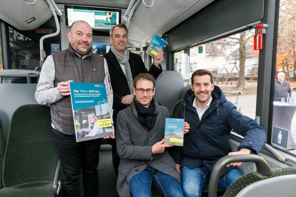 Das sind die neuen 3-stelligen Busnummern ...