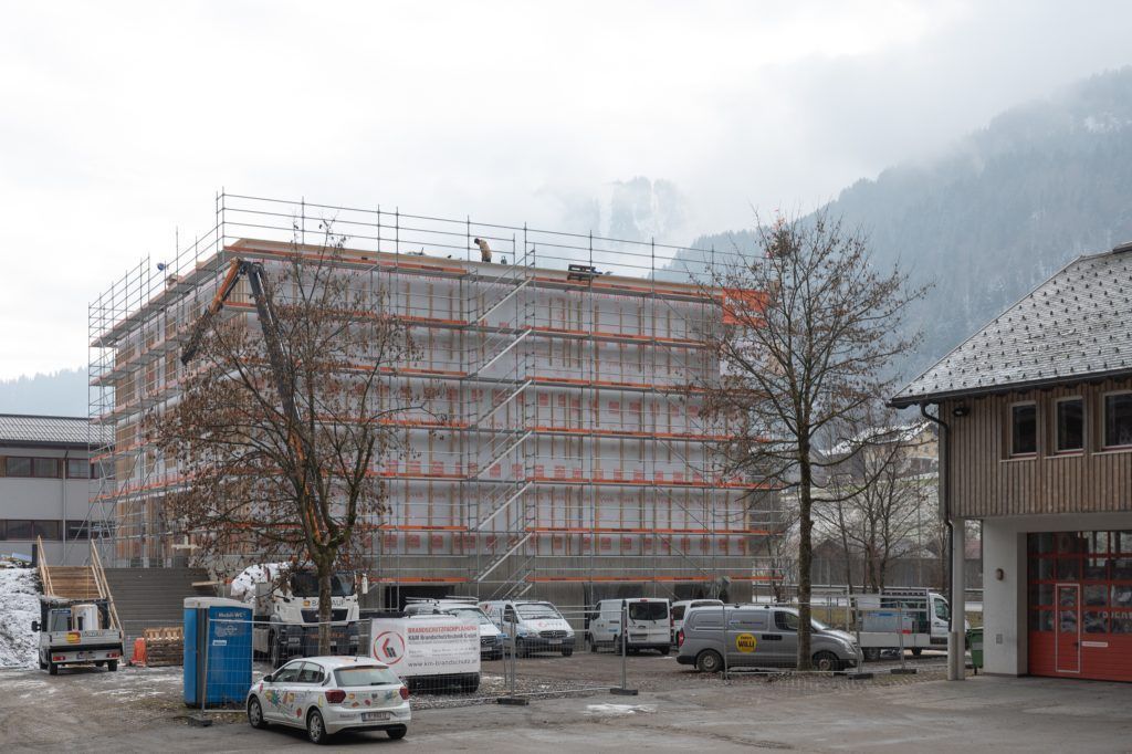 Firstbaum für Schulbauprojekt in Au