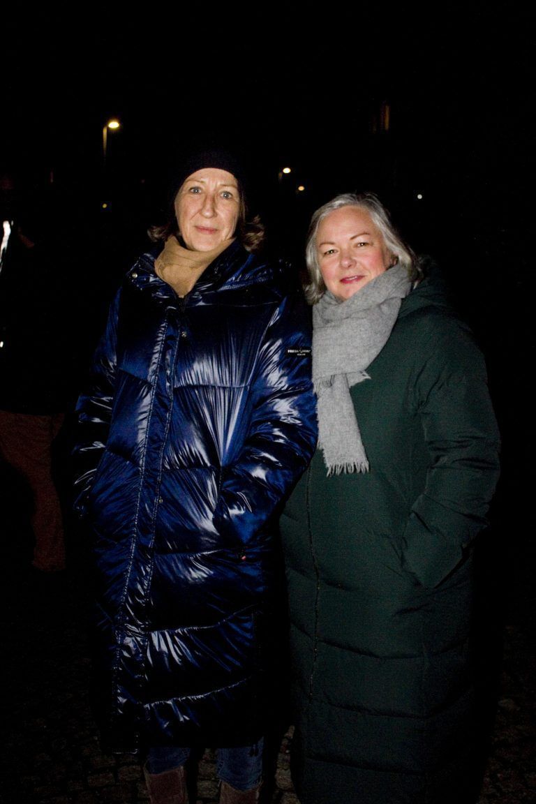 Temperaturmäßig passend angezogen: Angelika Häfele und Sabine Inama.